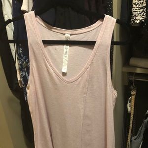 Lululemon cotton tank with tie front.